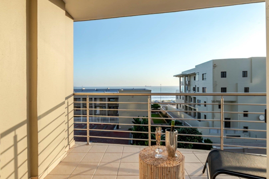 2 Bedroom Property for Sale in Bloubergstrand Western Cape
